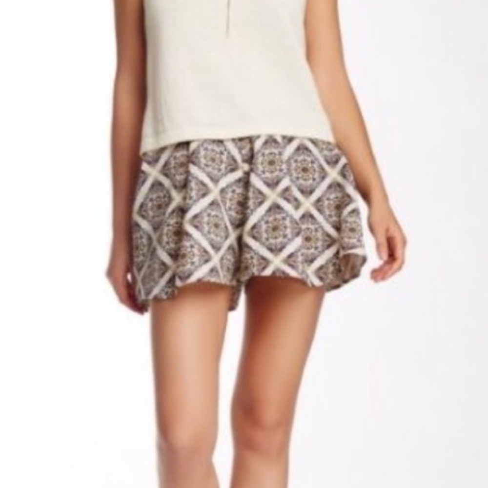Wild Pearl art Deco pattern shorts, Large